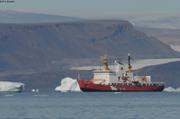 185 Rencontre avec brise-glace canadien a Thule