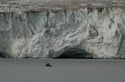40 Kayak devant glacier
