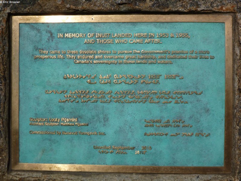 005 Plaque commemorative Grise Fiord