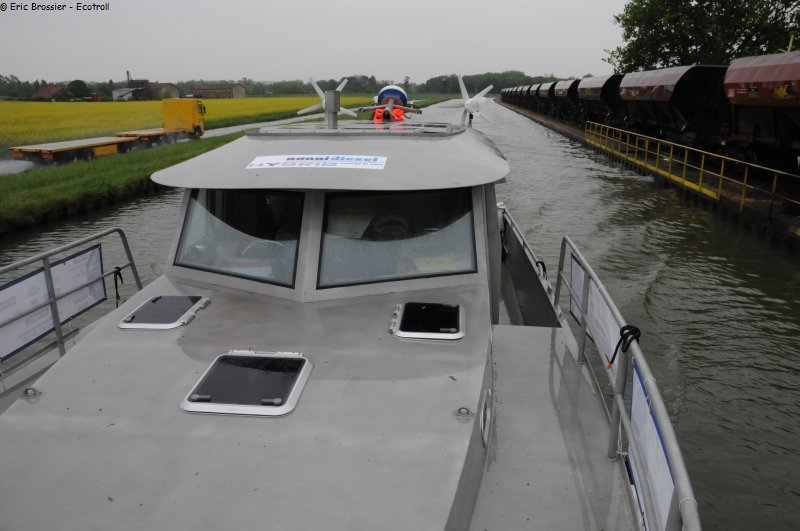 094 Camion bateau train