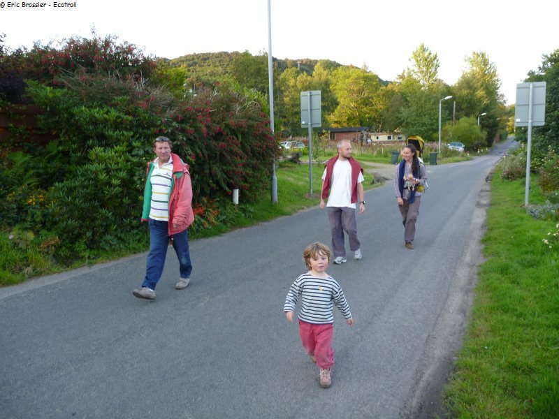 680 Se degourdir les jambes a Ardfern