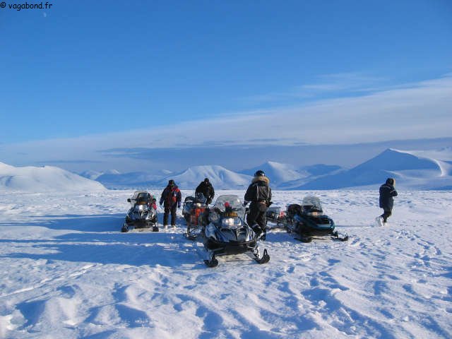 127 Convoi motoneige glacier