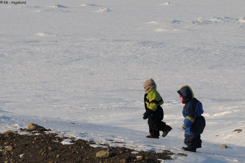 329 Iisak et Leonie